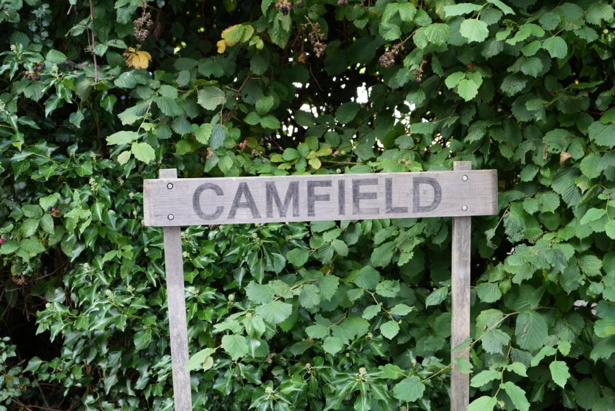 camfeils outiside sign